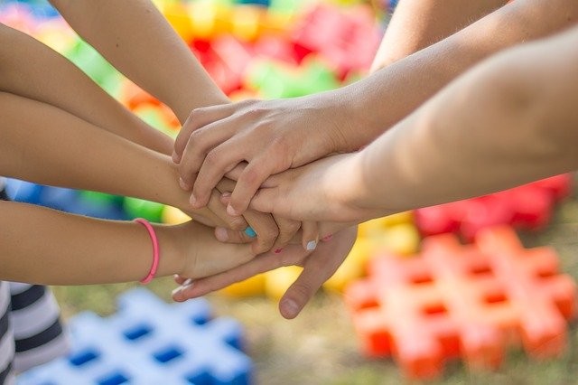 Mladinsko delo: maj v znamenju mladih, skupnosti in priložnosti